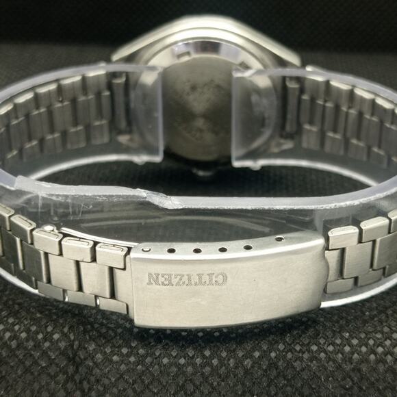 Vintage 1977 Citizen Automatic Womans Silver Watch W/daydate & Black accents main image 8